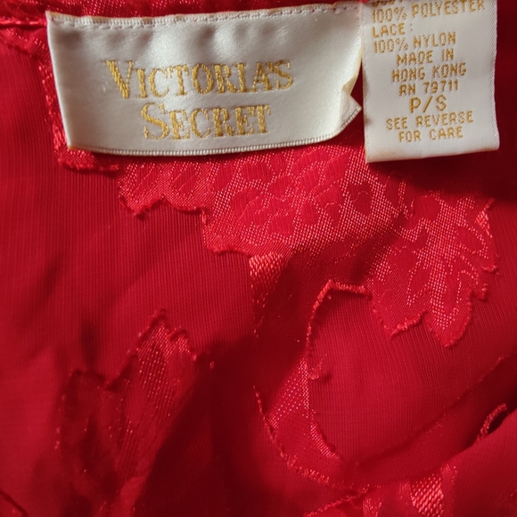 Vintage 1980's Victoria's Secret Gold Label Ruby Red Button Up Lace Robe - Picture 3 of 4